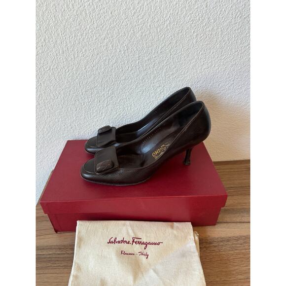 Salvatore Ferragamo Fondente Pebble Calf TAM Heels Size 7B – 8cm Heel - Picture 4 of 4